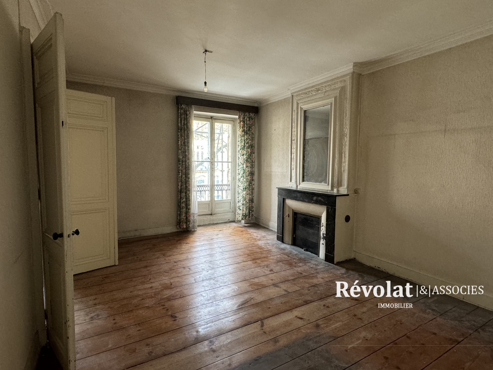 Vente Appartement 116m² 3 Pièces à Bordeaux (33000) - Révolat & Associés