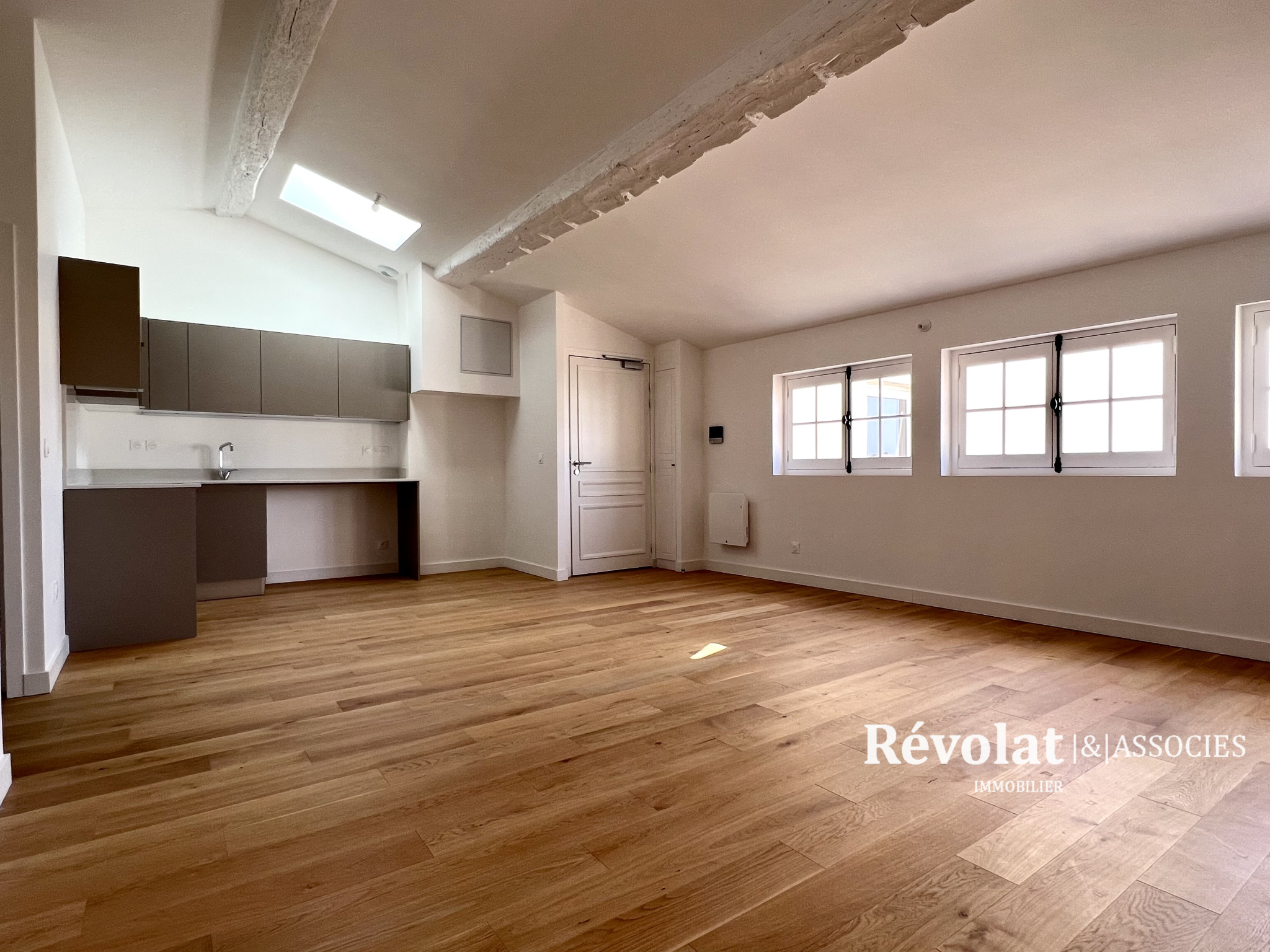 Vente Appartement 77m² 3 Pièces à Bordeaux (33200) - Révolat & Associés